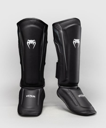 Venum Streamline scheenbeschermers - zwart/wit
