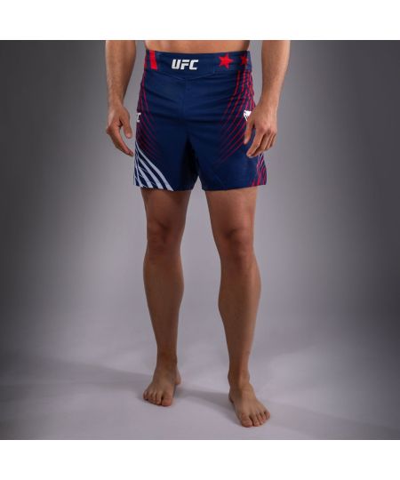 Official UFC Freedom 250 by Venum Authentic Fight Night Fight Shorts Short Fit voor heren - Blauw