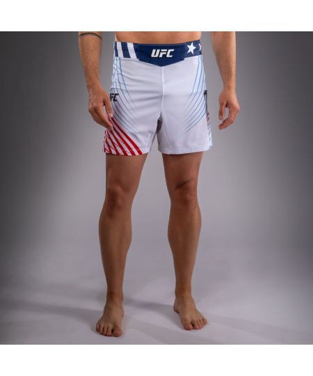 Official UFC Freedom 250 by Venum Authentic Fight Night Fight Shorts Short Fit voor heren - Wit