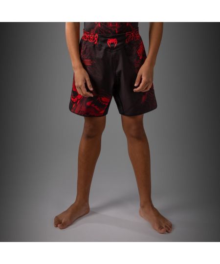 Wolf Atak Venum Kids Fightshorts – Zwart/RoodVENUM-06084-100